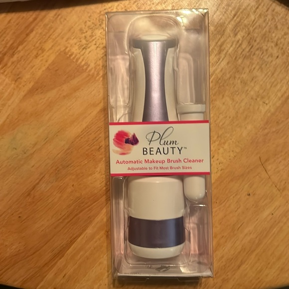 Automatic makeup brush cleaner - Picture 1 of 5